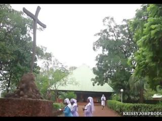 X 额定 夹 在 该 convent