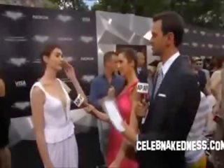 Svētki anne hathaway pokers pie the tumšs knight premiere